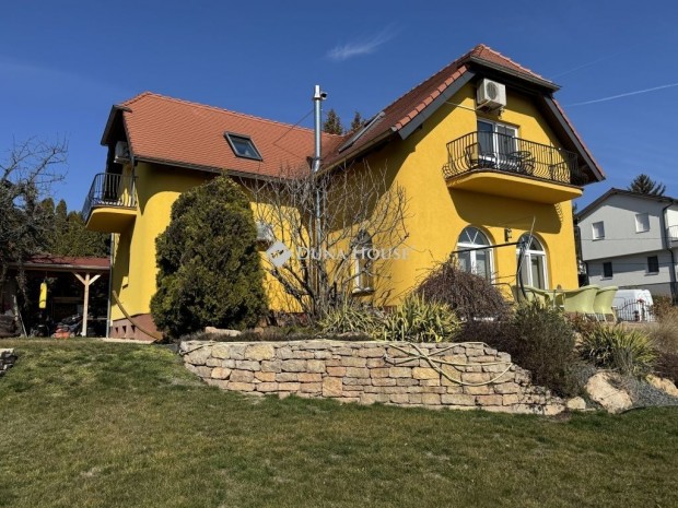 Elad� 345 nm-es h�z Balatonf�red