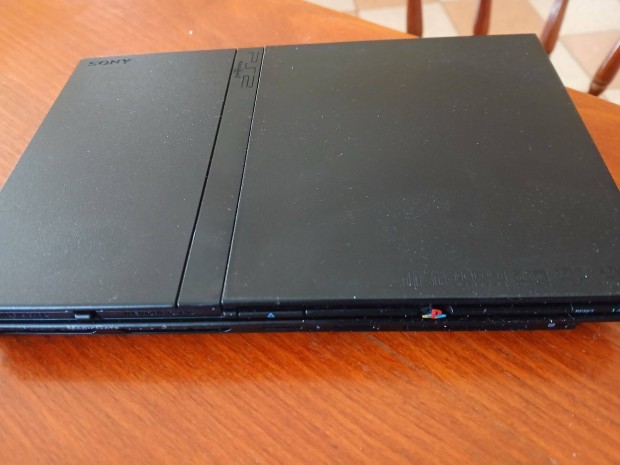 Elad 35. Ps2 Slim + Tartozkok :