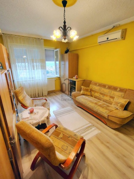 Elad� 35 nm-es lak�s Cegl�d