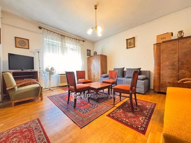 Elad� 35 nm-es lak�s P�pa