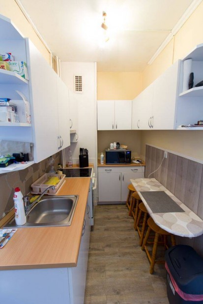 Elad� 35 nm panel lak�s, Ajka, Koh�sz utca