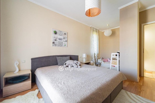 Elad� 361 nm-es h�z Si�fok