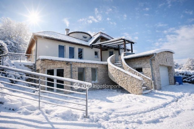 Elad� 363 nm-es h�z P�cs