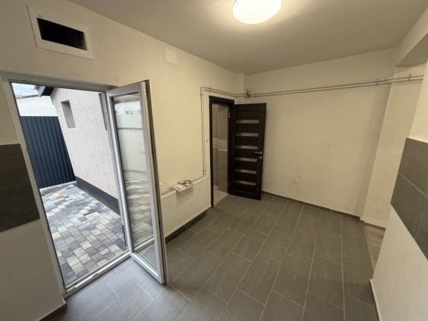 Elad� 36 nm-es Fel�j�tott H�zr�sz Gyula