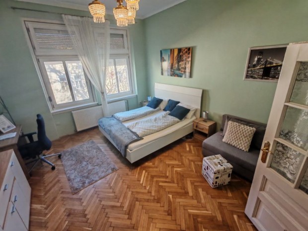 Elad� 36 nm-es Fel�j�tott t�gla lak�s Szeged T�nd�r utca