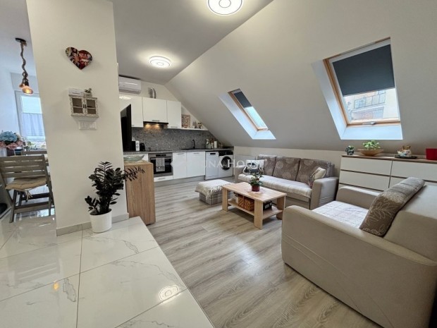 Elad� 36 nm-es lak�s Szombathely