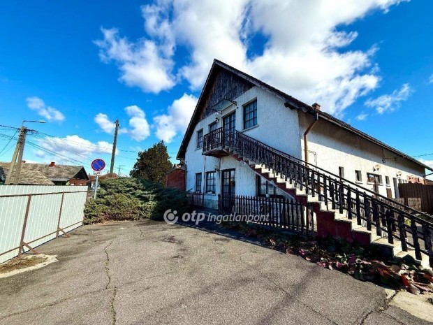 Elad� 387 nm-es h�z Farmos