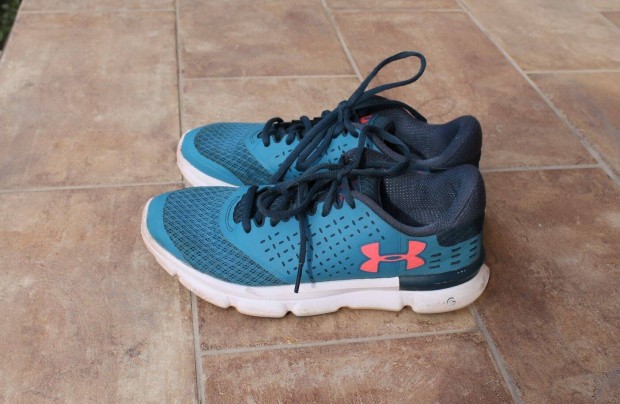 Eladó 38-as Under Armour futó cipő
