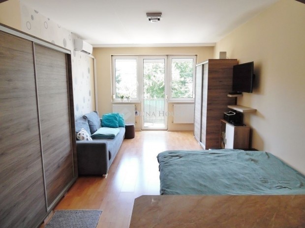 Elad� 39 nm-es lak�s Debrecen