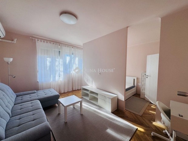 Elad� 39 nm-es lak�s P�cs