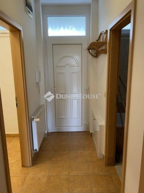 Elad� 39 nm-es lak�s Veszpr�m