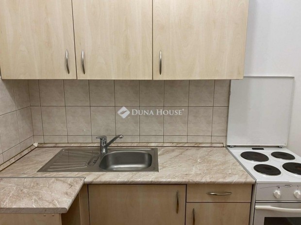 Elad� 39 nm-es lak�s Veszpr�m