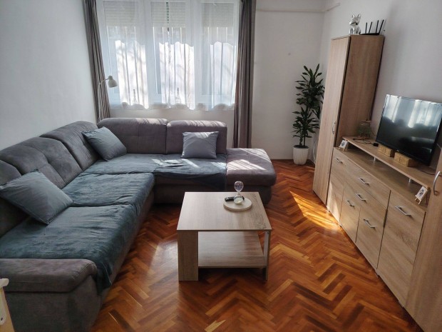 Elad� 3.5 szob�s f�ldszinti ingatlan