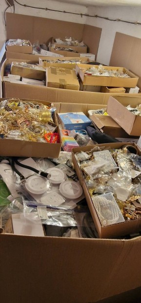 Elad 3 DB Vegyes Raklapos ru!