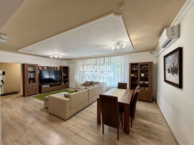 Elad� 3 + 2 f�lszob�s j� �llapot� csal�di h�z Cegl�den