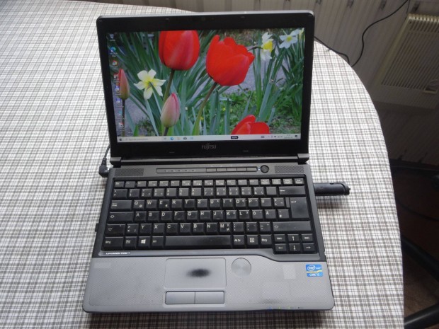 Elad 3. genercis i5-s 13.3"-os laptop j akkumltorral