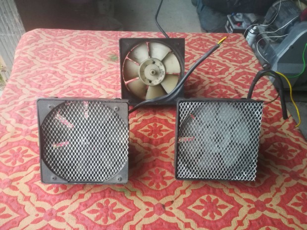 Eladó 3 db egyforma 24V autóbusz / busz ventilátor