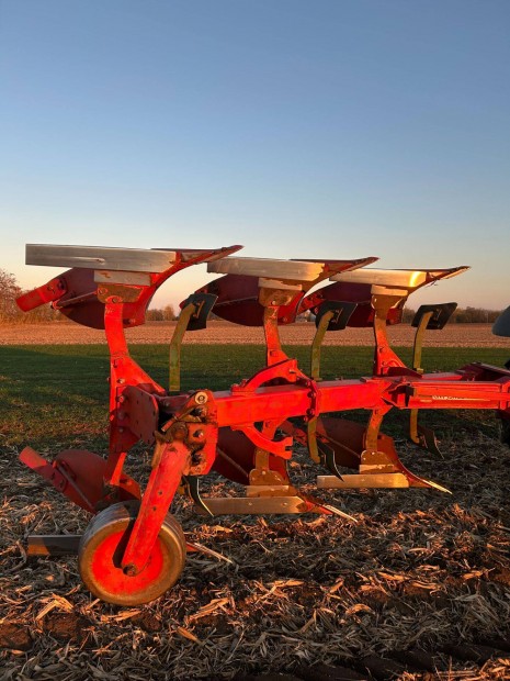 Elad� 3 fejes v�ltvaforgat�s Kverneland eke