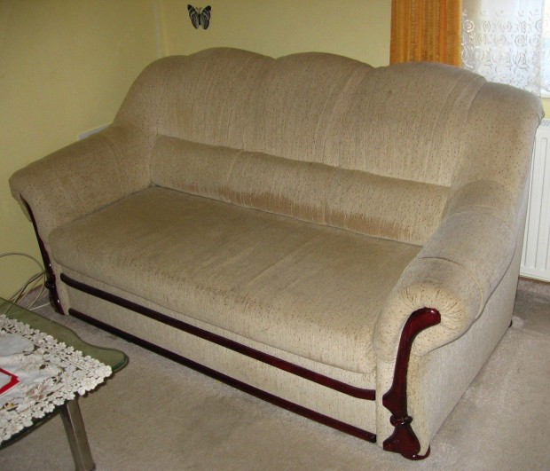 Eladó 3 személyes kanapé