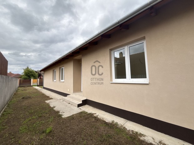 Elad� 3 szoba + nappalis ikerh�z S�msonkert F� utc�j�n!