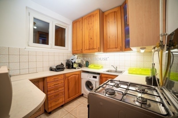 Elad� 3 szob�s, erk�lyes lak�s, Budapest 4. ker.