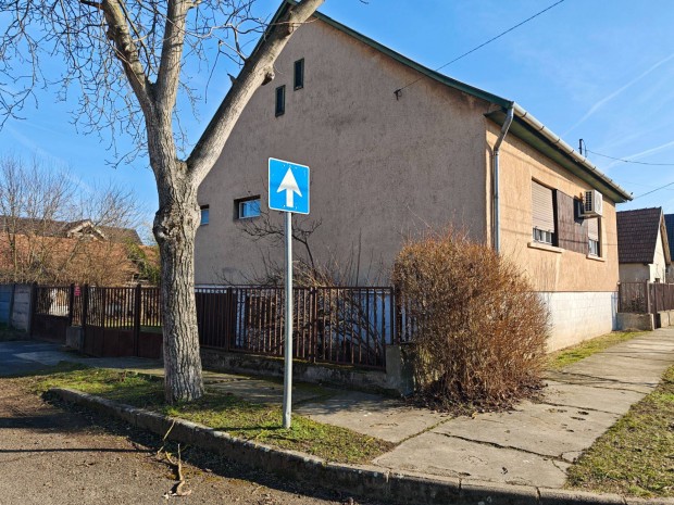 Elad� 3 szob�s csal�di h�z Balassagyarmaton