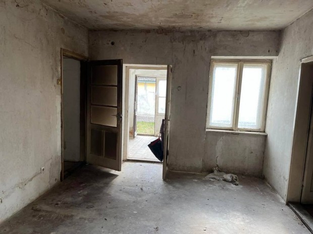 Eladó 3 szobás felújítandó ház Gerjenben