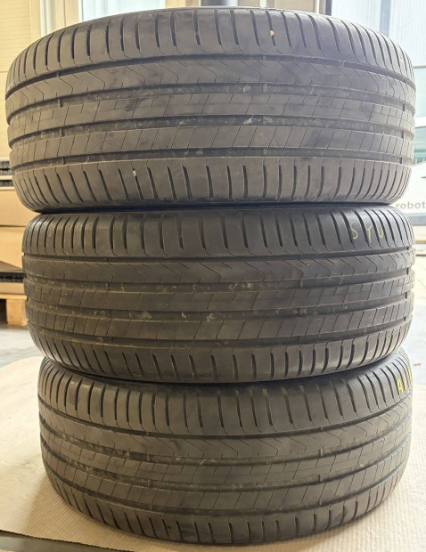 Elad 3db j llapot Pirelli Cinturato P7 245/45 R18 nyri gumi