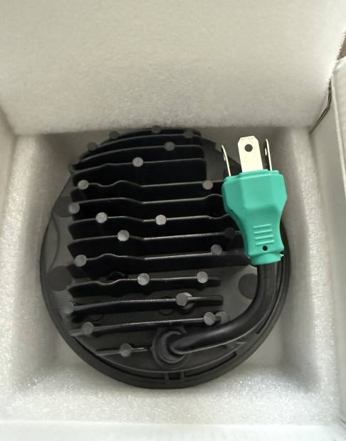 Elad 3x hasznlt HD led lmpa