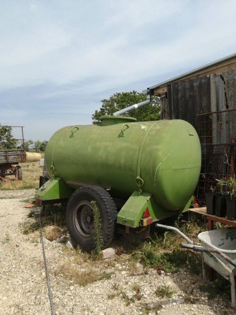 Elad 4000l lajtos kocsi