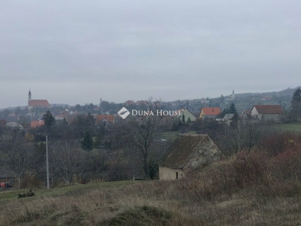 Elad� 4004 nm-es telek P�csv�rad