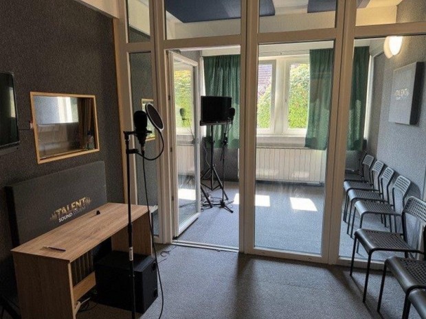 Elad� 400 nm-es Azonnali iroda Budapest XII. ker�let