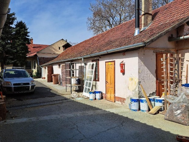 Elad� 400 nm-es h�z B�k�s