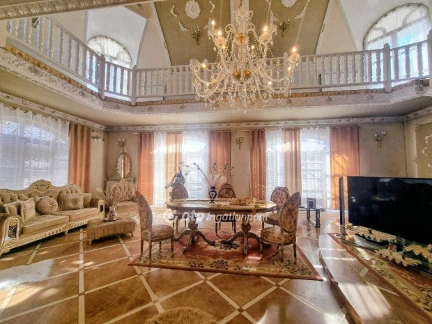 Elad� 400 nm-es h�z �rd