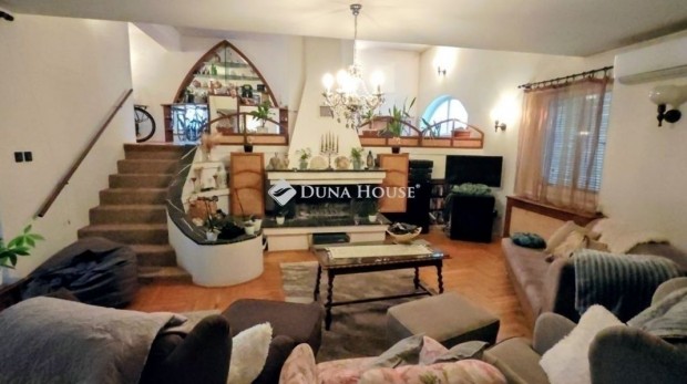 Elad� 402 nm-es h�z Kecskem�t