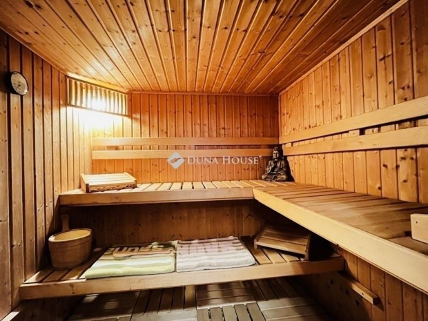 Elad� 407 nm-es h�z Biatorb�gy