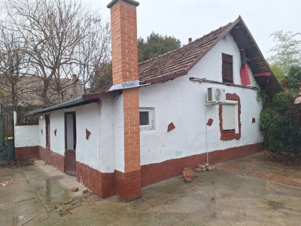 Elad� 40 nm-es Csal�di h�z H�dmez�v�s�rhely Szent Istv�n utca