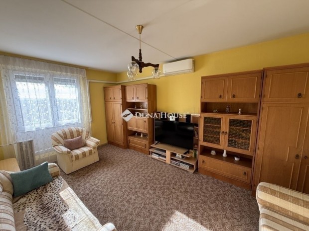 Elad� 40 nm-es lak�s P�cs