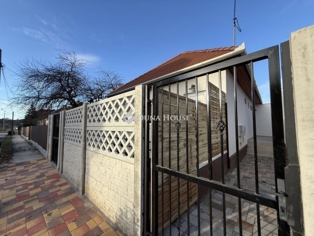 Elad� 40 nm-es lak�s Tokod