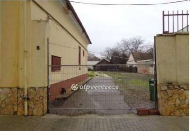 Elad� 43 nm-es lak�s Orosh�za