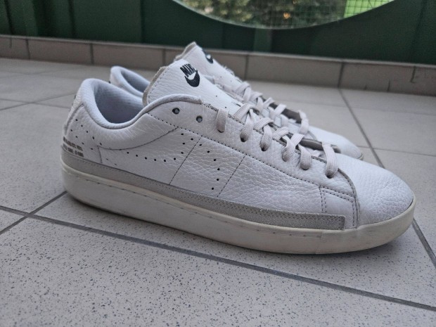 Elad 44-es Nike Blazer Low X!