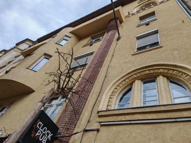 Elad� 45 nm-es t�gla lak�s Budapest XII. ker�let