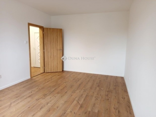 Elad� 47 nm-es lak�s P�cs