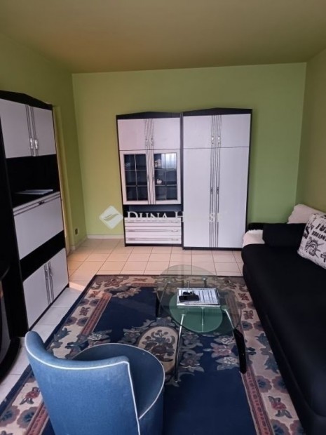 Elad� 47 nm-es lak�s Szeged