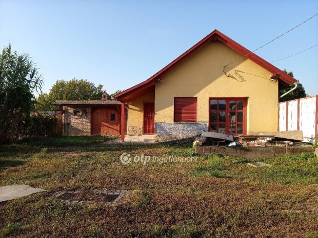 Elad� 48 nm-es h�z Domb�v�r