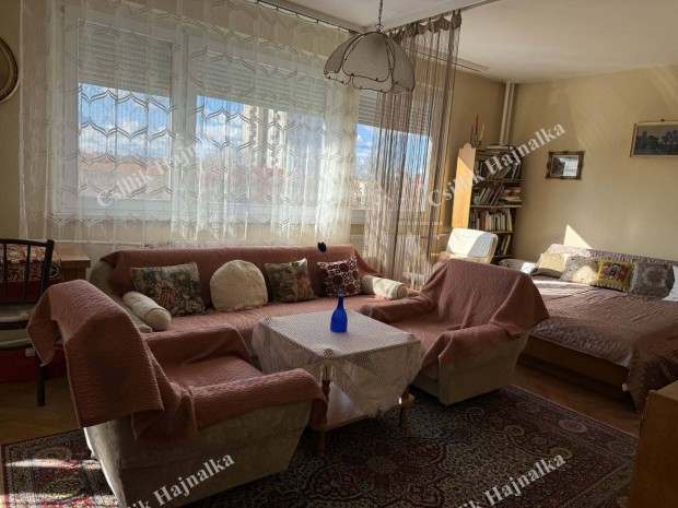 Elad� 49 m2-es, 2 szob�s lak�s Szolnok belv�ros�ban-loggi�val!