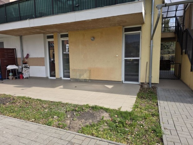 Elad� 49 nm-es lak�s G�rdony