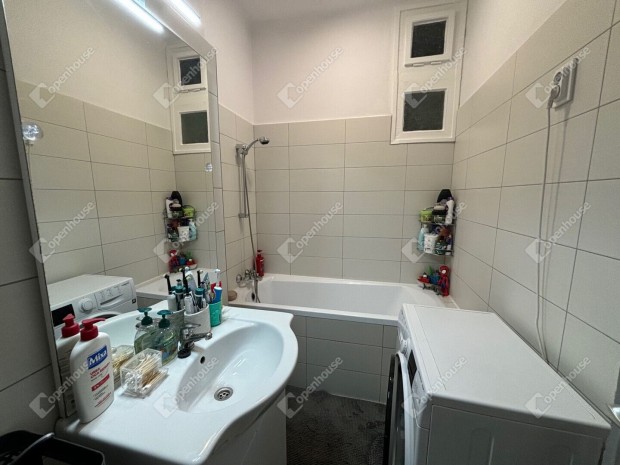 Elad� 49 nm-es lak�s Tatab�nya