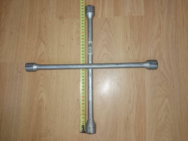 Eladó 4 ágú kerék csavar kulcs Zalaegerszegen