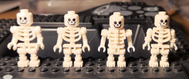 Eladó 4 darab Lego csontváz